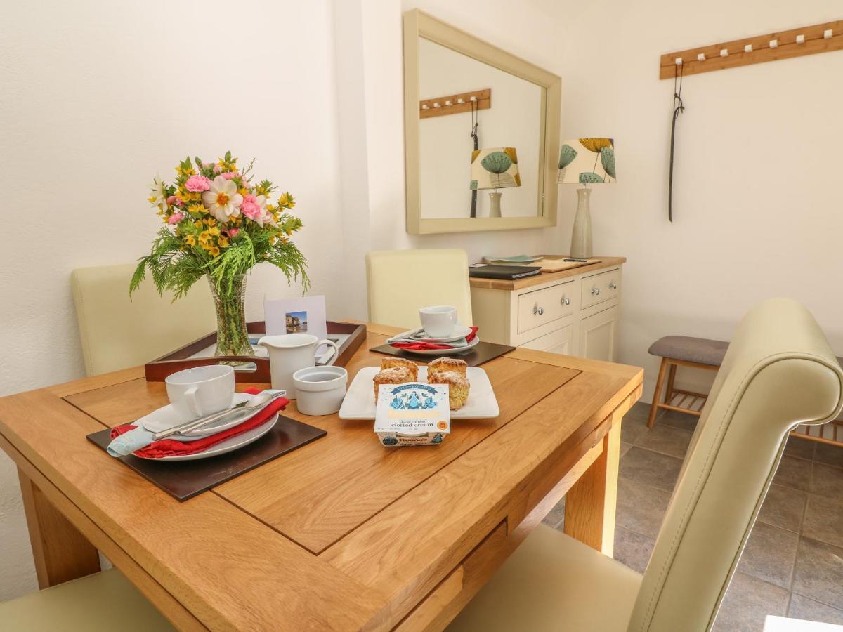 Pond Cottage ทรูโร ภายนอก รูปภาพ